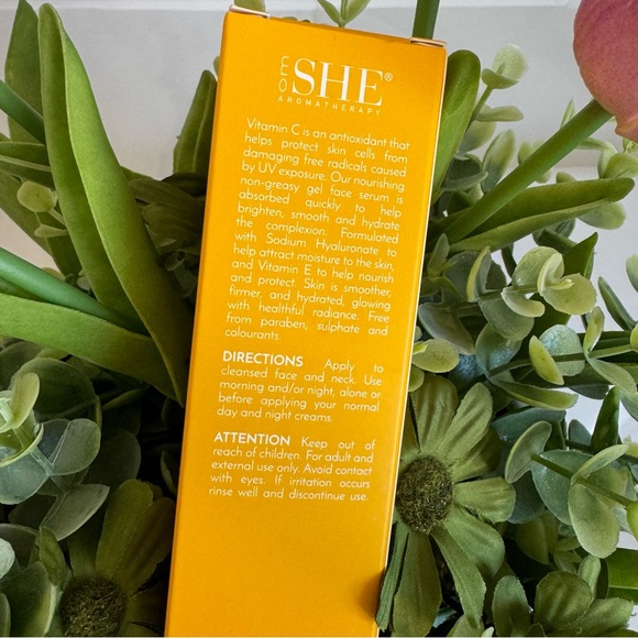 SHE Vitamin C
Brightening +
Smoothing Facial - Picture 4 of 6